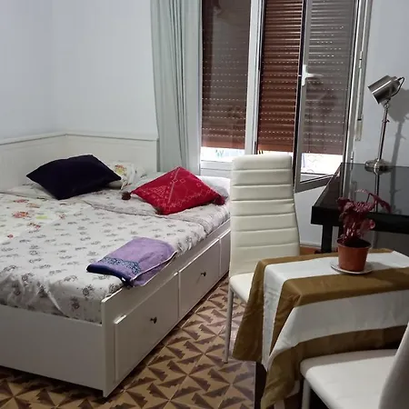 Las Golondrinas En Piso Centrico Para Una O Dos Personas